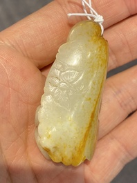Cinq sculptures en jade blanc et c&eacute;ladon, Chine, Qing/R&eacute;publique