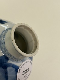 A Chinese blue and white covered vase and a verte-Imari plate, Kangxi