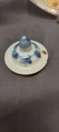 A Chinese blue and white covered vase and a verte-Imari plate, Kangxi