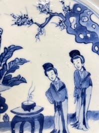 Twee Chinese blauw-witte borden met de Cao zussen, Kangxi merk en periode en Yongzheng