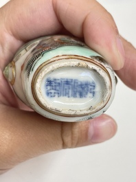 Six tabati&egrave;res en porcelaine de Chine, 19/20&egrave;me