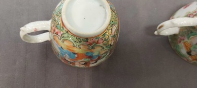 Een Chinees Canton famille rose 41-delig servies met het wapen van Ormiston voor de Schotse markt, 19e eeuw