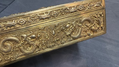 A Chinese rectangular gilt silver 'dragons' box for the Vietnamese market, He Sheng 和盛 seal mark, 19th C.