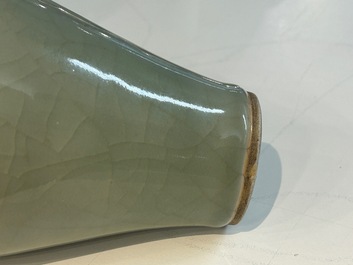 A Chinese monochrome celadon-glazed 'meiping' vase, 18/19th C.