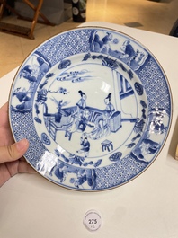 Twee Chinese blauw-witte borden met de Cao zussen, Kangxi merk en periode en Yongzheng