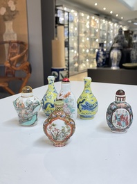 Six tabati&egrave;res en porcelaine de Chine, 19/20&egrave;me