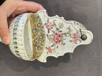 Een zeldzaam Chinees famille rose wijwatervat met deksel, Qianlong