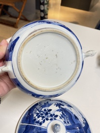 A pair of Chinese blue and white bowls and covers, Kangxi