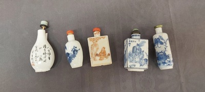 Five Chinese blue and white, iron-red and qianjiang cai snuff bottles, 19/20th C.