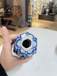Een diverse collectie Chinees porselein, Kangxi en later