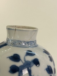 A Chinese blue and white covered vase and a verte-Imari plate, Kangxi