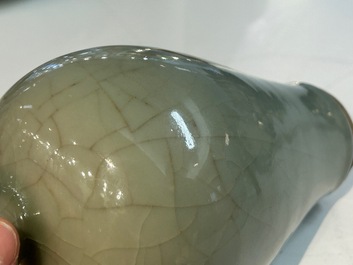 A Chinese monochrome celadon-glazed 'meiping' vase, 18/19th C.