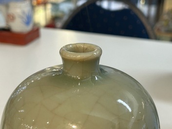 A Chinese monochrome celadon-glazed 'meiping' vase, 18/19th C.