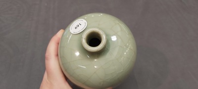 A Chinese monochrome celadon-glazed 'meiping' vase, 18/19th C.