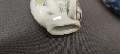 Five Chinese blue and white, iron-red and qianjiang cai snuff bottles, 19/20th C.