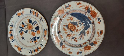 Dertien Chinese Imari-stijl borden, Kangxi/Qianlong