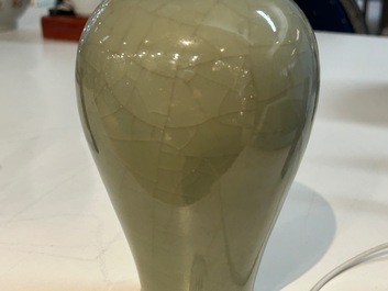 A Chinese monochrome celadon-glazed 'meiping' vase, 18/19th C.