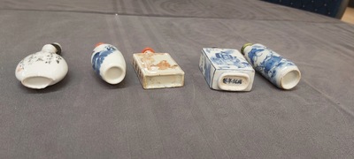 Five Chinese blue and white, iron-red and qianjiang cai snuff bottles, 19/20th C.
