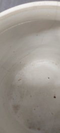 Een Chinese blauw-witte pot met decor van antiquiteiten, Kangxi