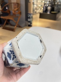 Een diverse collectie Chinees porselein, Kangxi en later