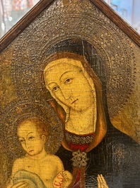 &Eacute;cole italienne, suiveur de Sano Di Pietro (1406-1481): 'Vierge &agrave; l'Enfant', huile sur panneau