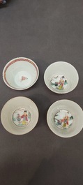 Een Chinese famille rose theepot, vier koppen en drie schotels, Yongzheng