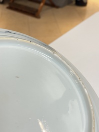 Twee Chinese blauw-witte borden met de Cao zussen, Kangxi merk en periode en Yongzheng