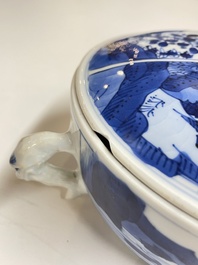 A pair of Chinese blue and white bowls and covers, Kangxi