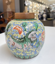 Een diverse collectie Chinees porselein, Kangxi en later