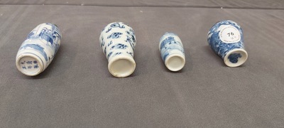 Vier Chinese blauw-witte snuifflessen, 18/19e eeuw