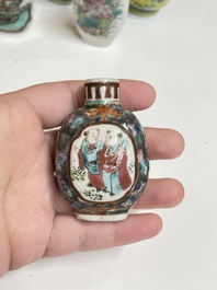 Six tabati&egrave;res en porcelaine de Chine, 19/20&egrave;me