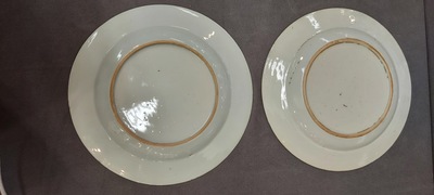 Dertien Chinese Imari-stijl borden, Kangxi/Qianlong