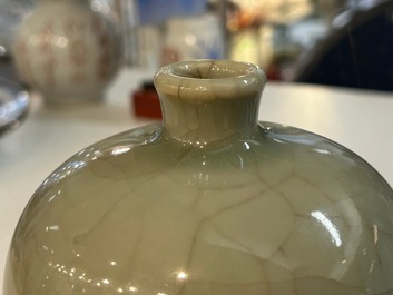 A Chinese monochrome celadon-glazed 'meiping' vase, 18/19th C.