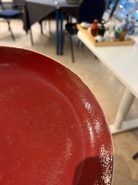 Een paar Chinese monochrome robijnrode borden, Jiaqing merk en periode