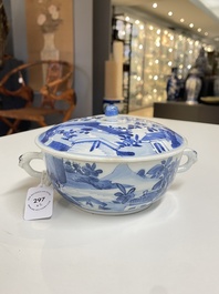 A pair of Chinese blue and white bowls and covers, Kangxi