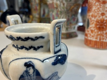 Een diverse collectie Chinees blauw-wit, ijzerrood en famille rose porselein, 19/20e eeuw
