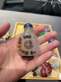 Une collection vari&eacute;e de tabati&egrave;res en jade, pierres dures et verre, Chine, 19/20&egrave;me
