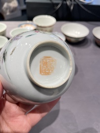 Een collectie Chinese famille rose, grisaille en ijzerrode koppen en kommen, 19/20e eeuw
