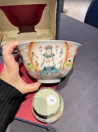 A rare Chinese famille verte 'Avalokitesvara' bowl, Da Xiong Bao Dian 大雄寶殿 mark, 19th C.