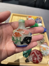 Une collection vari&eacute;e de tabati&egrave;res en jade, pierres dures et verre, Chine, 19/20&egrave;me