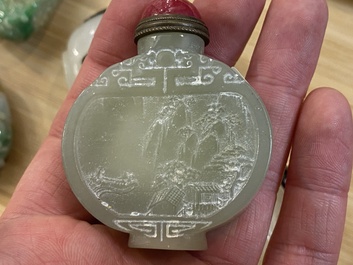 Negen Chinese snuifflessen in jade, hardsteen en glas, 19/20e eeuw