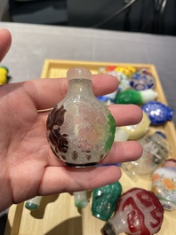 Une collection vari&eacute;e de tabati&egrave;res en jade, pierres dures et verre, Chine, 19/20&egrave;me