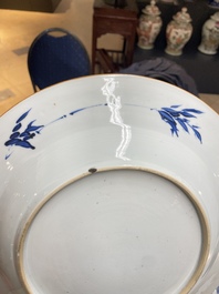 Vier Chinese blauw-witte schotels, Yongzheng/Qianlong