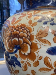 Vase couvert en porcelaine de Chine de style Imari et en rouge de cuivre, Kangxi
