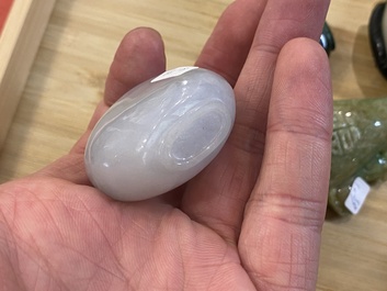 Negen Chinese snuifflessen in jade, hardsteen en glas, 19/20e eeuw