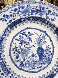 Vier Chinese blauw-witte schotels, Yongzheng/Qianlong