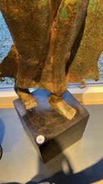 Een grote Thaise deels vergulde bronzen Boeddha, wellicht Sukhotai periode, 15e eeuw