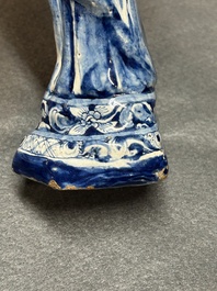 Rare Vierge &agrave; l'Enfant en fa&iuml;ence de Delft en bleu et blanc, dat&eacute;e 1738