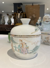 Vier Chinese famille rose en qianjiang cai kommen en een paar appels, 19/20e eeuw