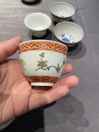 Een collectie Chinese famille rose, grisaille en ijzerrode koppen en kommen, 19/20e eeuw